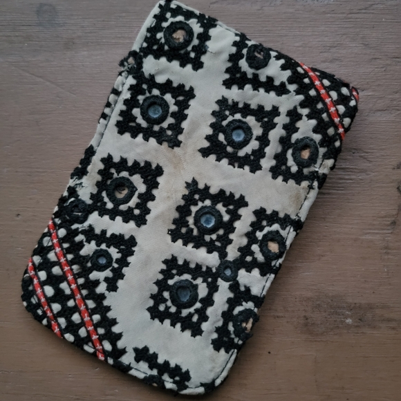 🌎👽 Free People Boho Embroidered Repurposed vtg banjara hippie Wallet card case - Picture 14 of 16